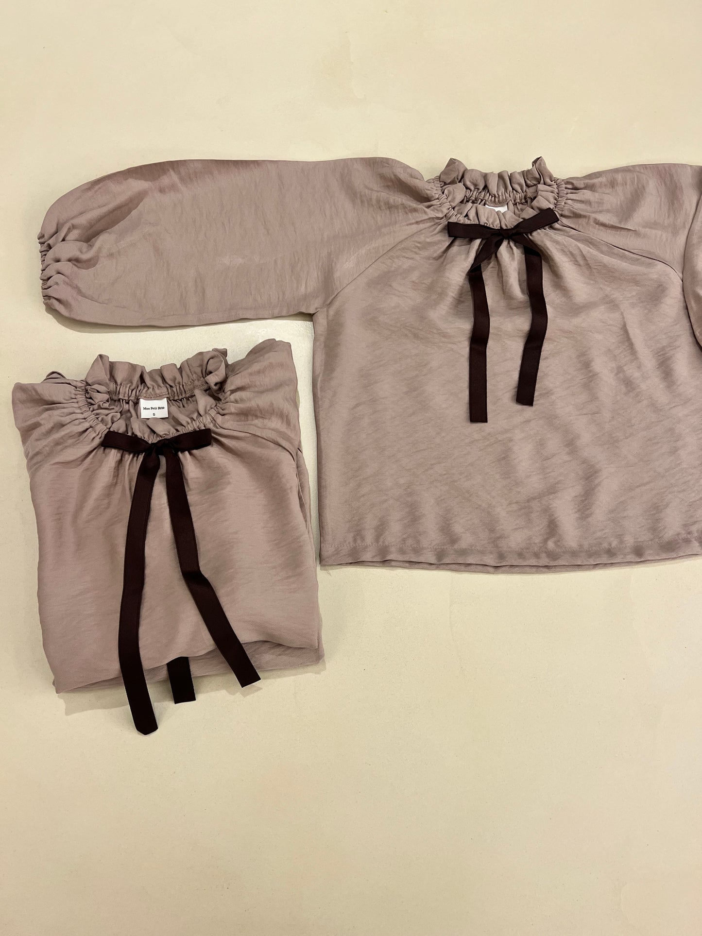 W2. Blusa con lazo