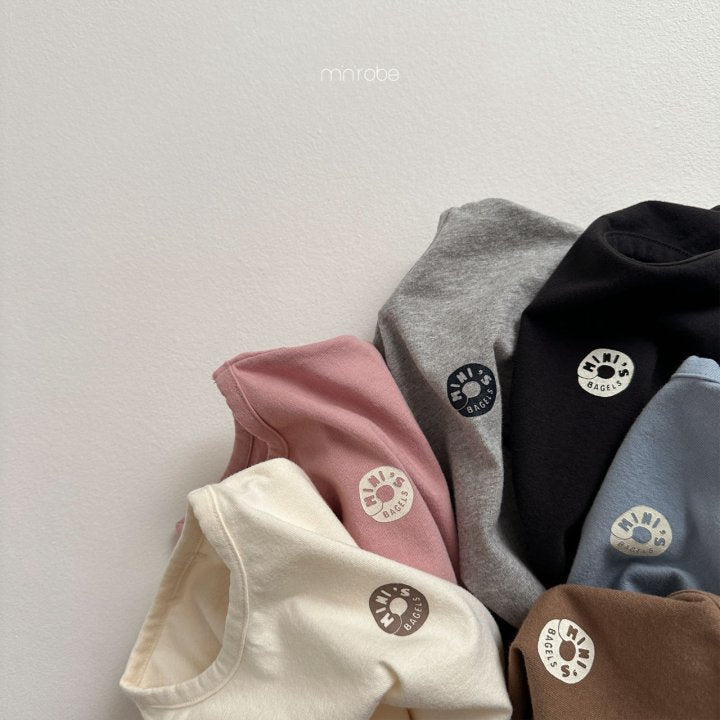 W2. Camiseta bagel beige y gris