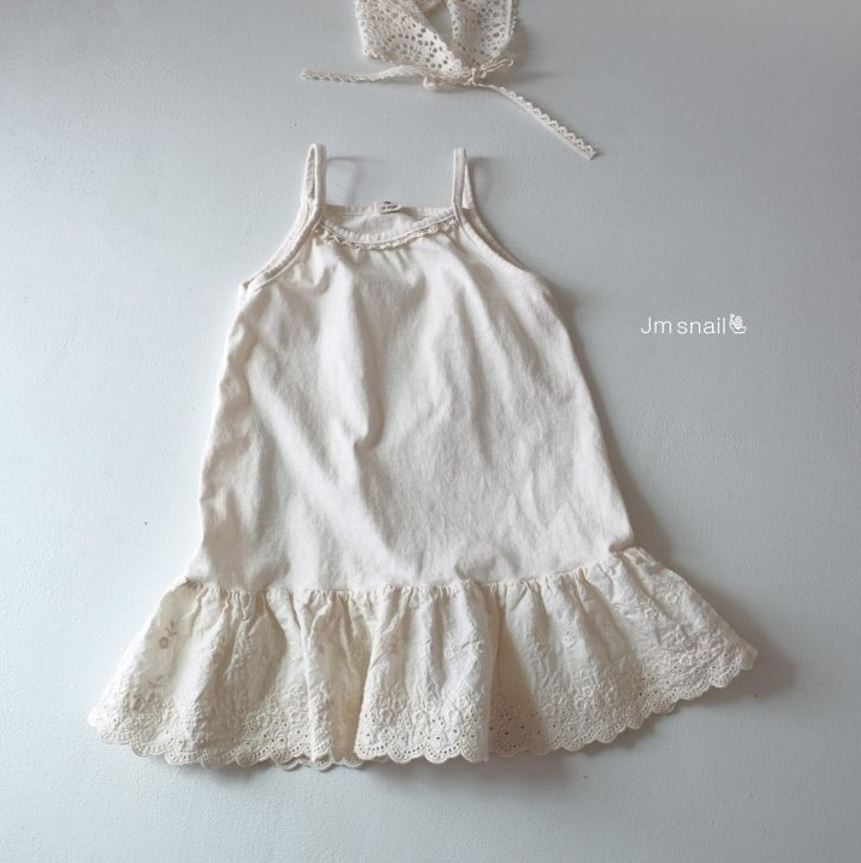 V1. Vestido tirantes y bordados