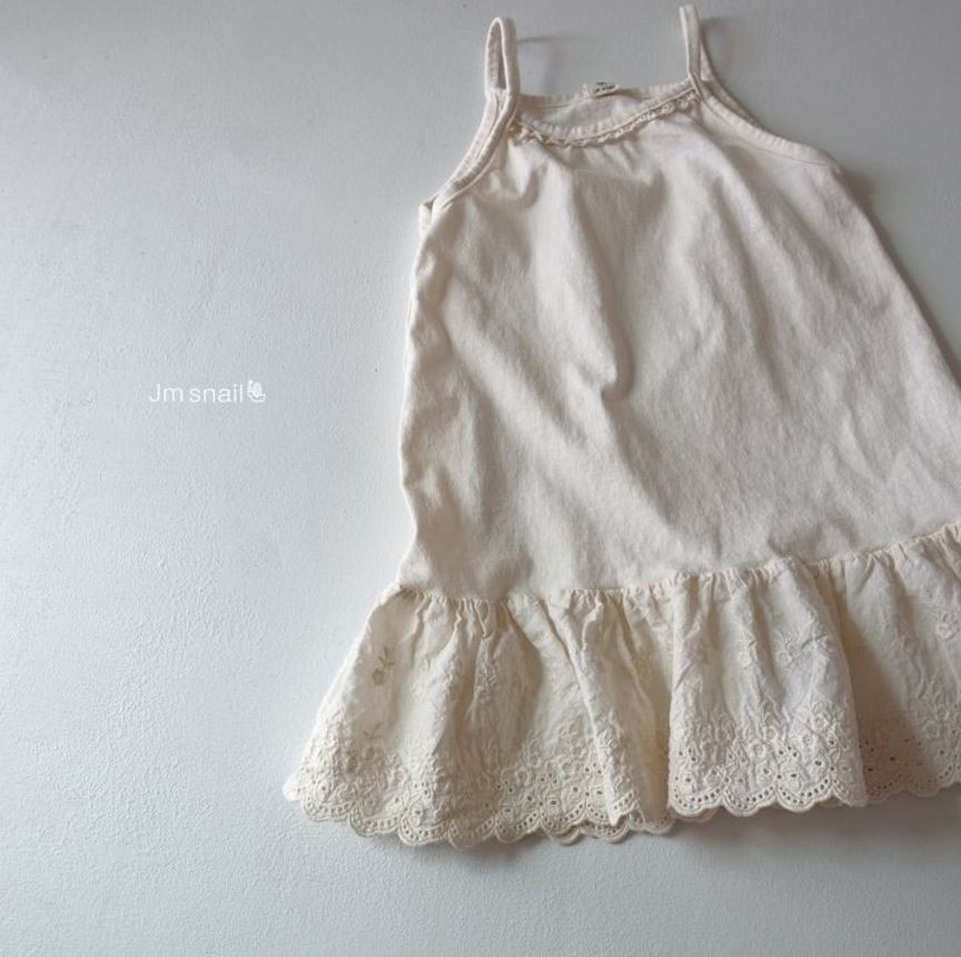 V1. Vestido tirantes y bordados